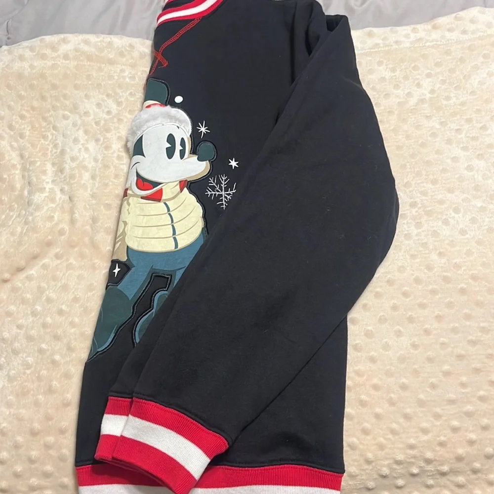 Disney holiday sweater - Picture 2 of 4